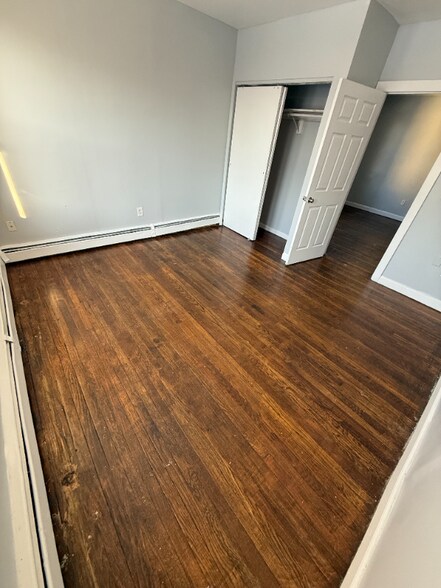 Building Photo - 78 Sterling St