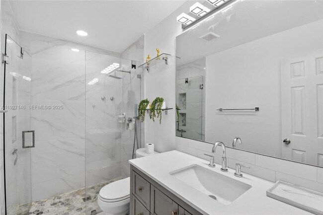 Building Photo - 554 NW 46th St