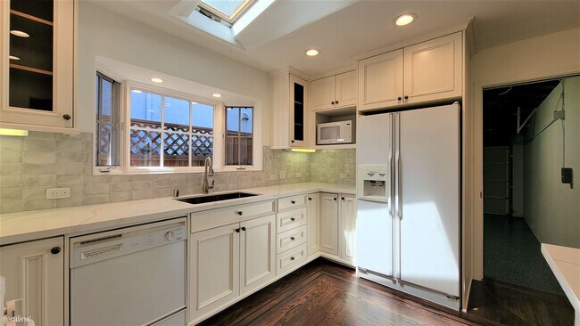 Building Photo - 2 br, 1 bath House - 604 9th Avenue