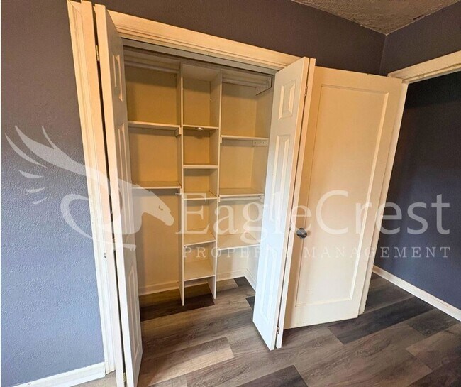 Building Photo - 127SW6