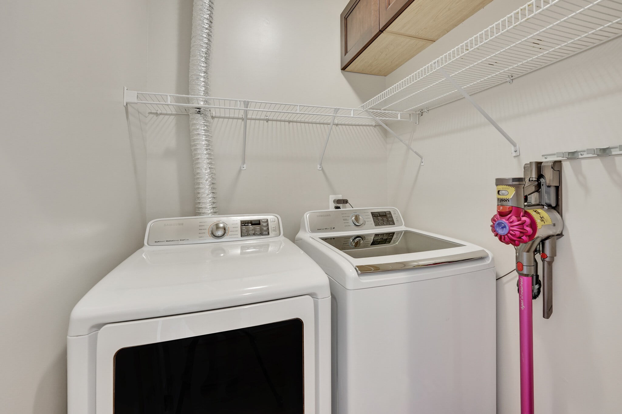 Building Photo - 42657 Homefront Ter