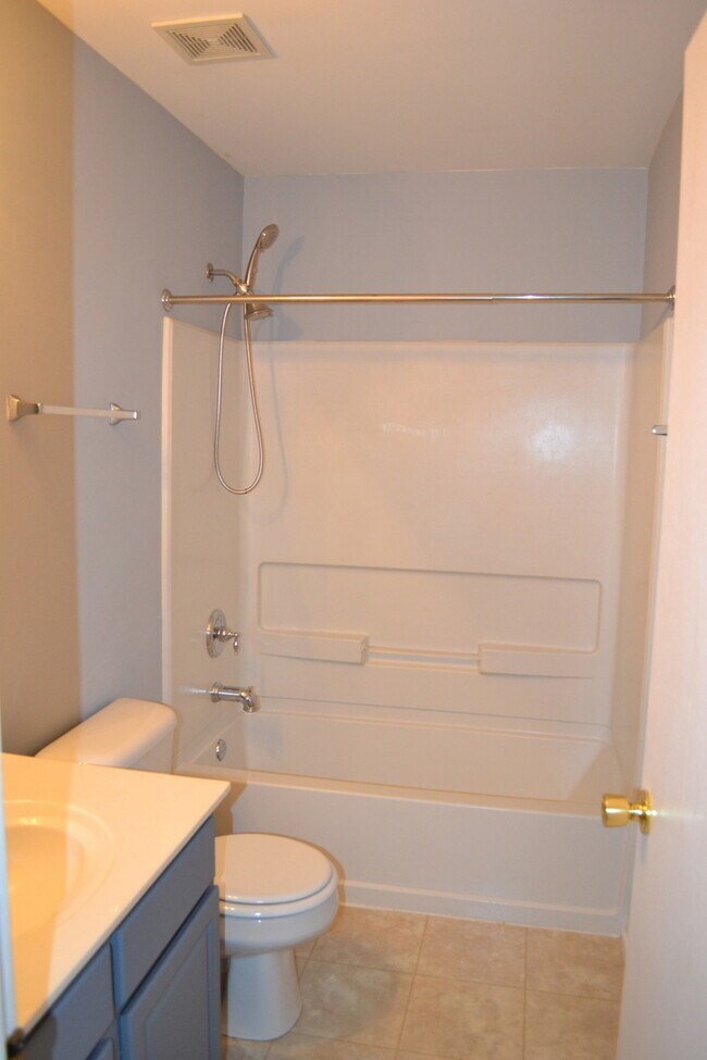 Building Photo - 169 Springbrook Trail S