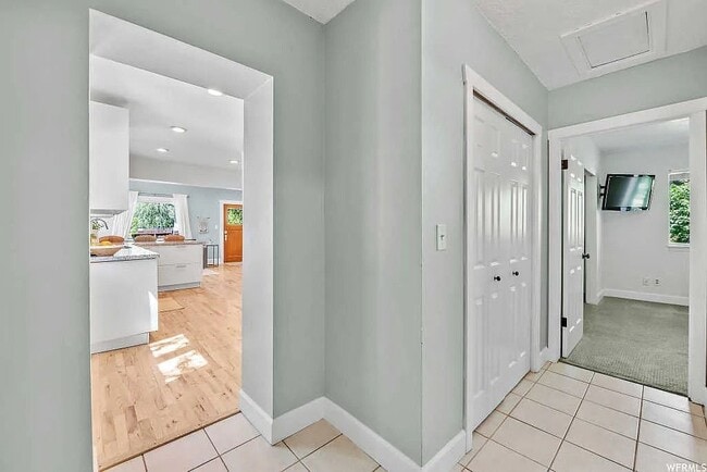 Building Photo - 1870 E 3900 S