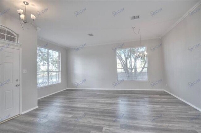 Building Photo - 7297 Chinquapin Dr