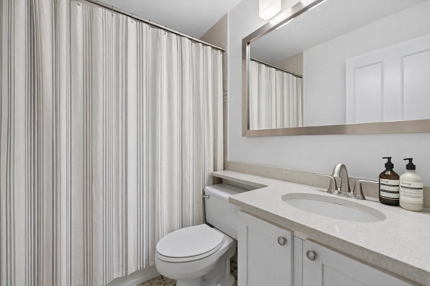 Building Photo - 211 E Ohio St