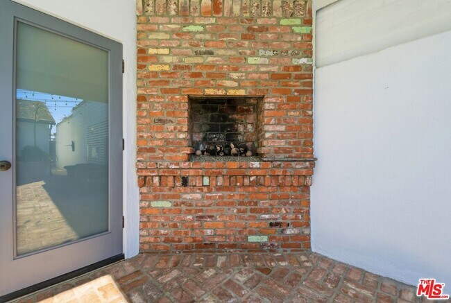 Building Photo - 204 Tranquillo Rd