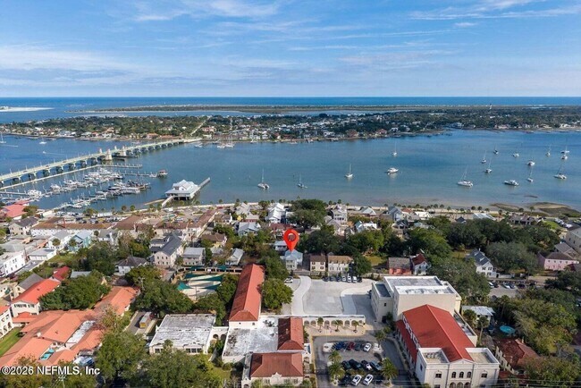 Building Photo - 251 Charlotte St