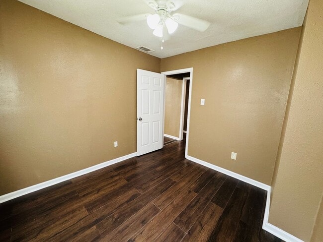 Building Photo - 4035 Clayton Dr