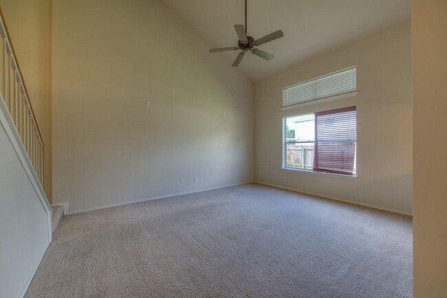 Building Photo - 1610 Vera Way