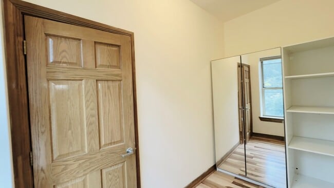 Building Photo - 6128 S Kenwood Ave