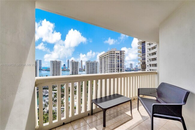 Building Photo - 1000 E Island Blvd