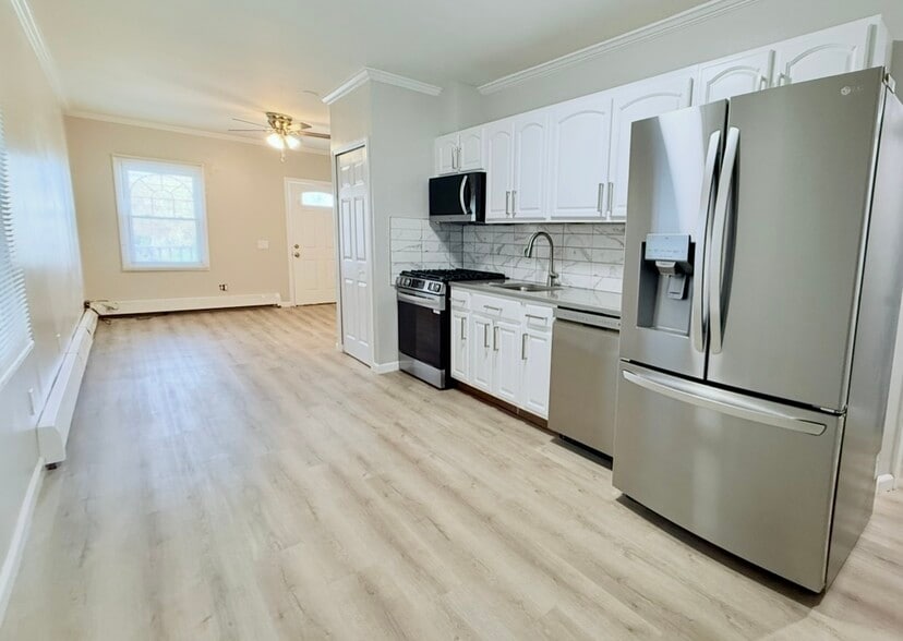 Building Photo - 621 2nd St