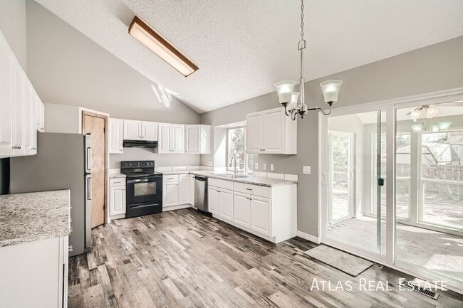 Building Photo - 8465 Freemantle Dr