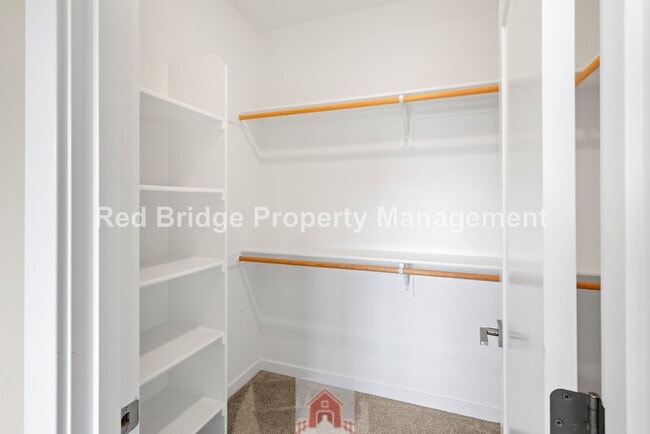 Building Photo - 17325 SW Goldcrest Ln