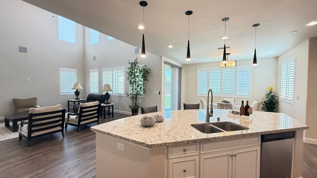 Building Photo - Beautiful Home for rent in Shannon Ranch in Visalia!