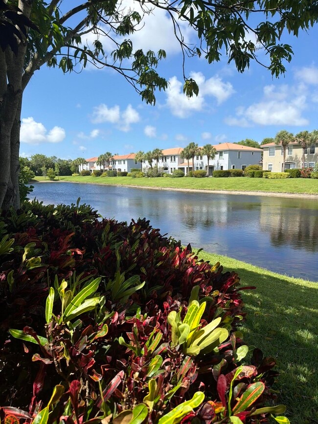 Building Photo - 167 Gramercy Square Dr