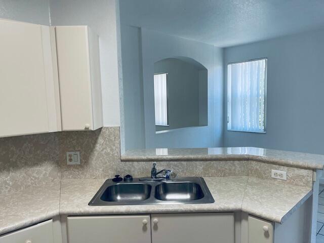 Building Photo - 2030 Shoma Dr
