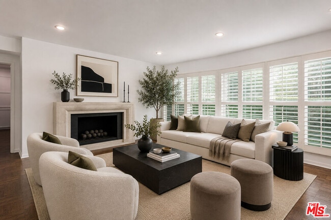 Building Photo - 2559 Hutton Dr