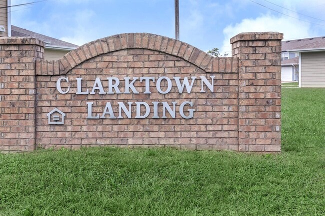 Building Photo - Clarktown Landing