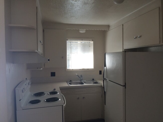 Building Photo - purvis01