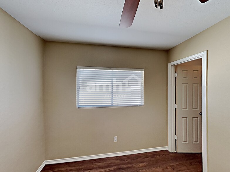 Building Photo - 9239 Pacific Maple