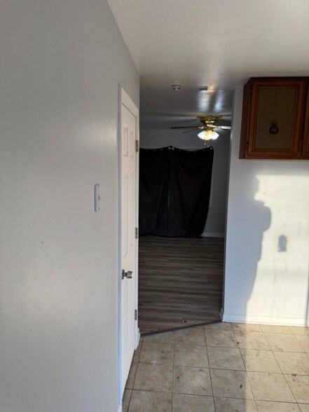 Building Photo - 850 St Bartholomew Dr