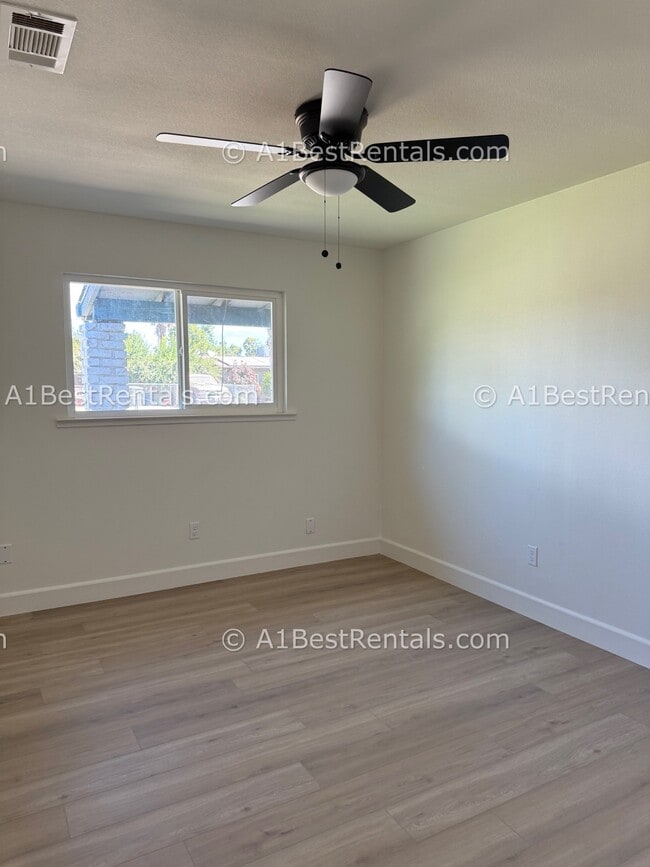 Building Photo - 3808 Sierra St