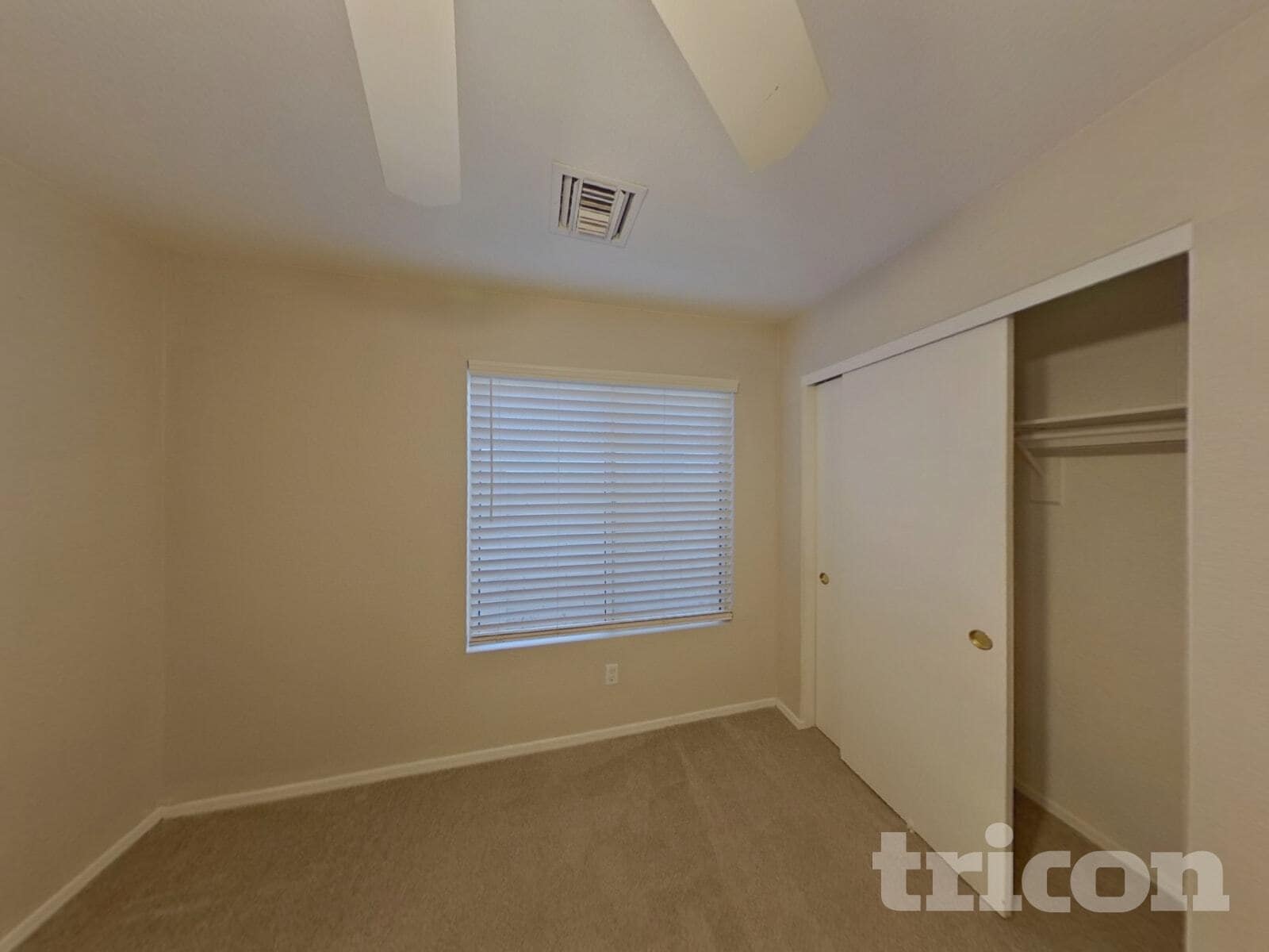 Building Photo - 1411 W Villa Theresa Dr