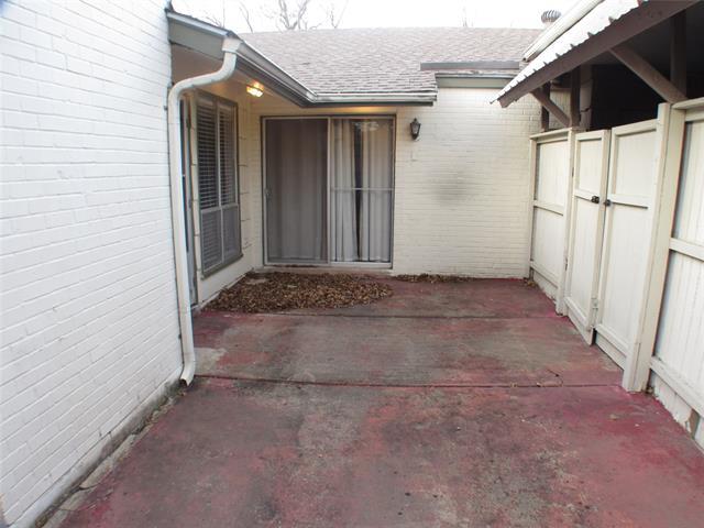Building Photo - 10406 Shadow Bend Dr