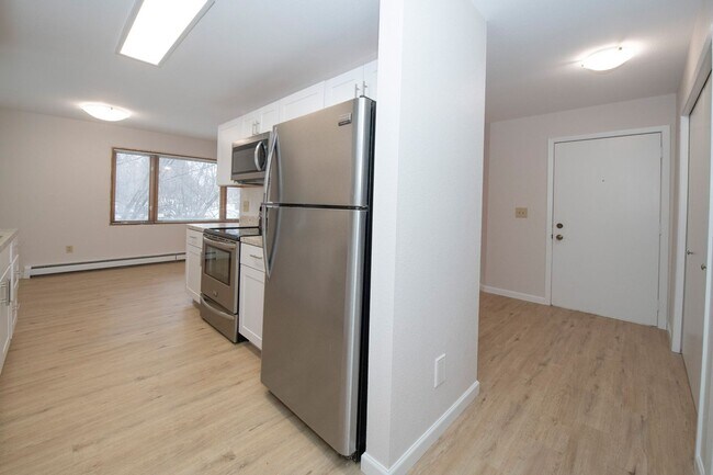 Building Photo - 7721 Mayfair Dr