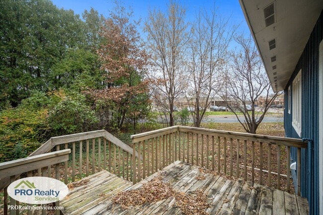 Building Photo - 5 Bedroom Home in Chisago City