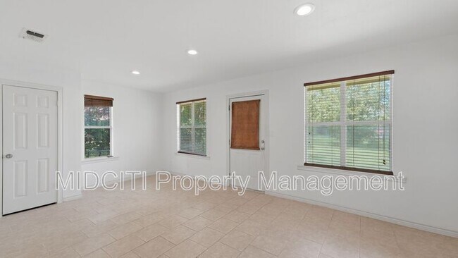 Building Photo - 1233 Hollyhock Ln