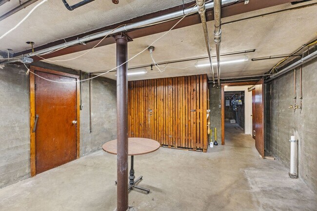 Building Photo - Oakley- Charming 4 family and desirable st...