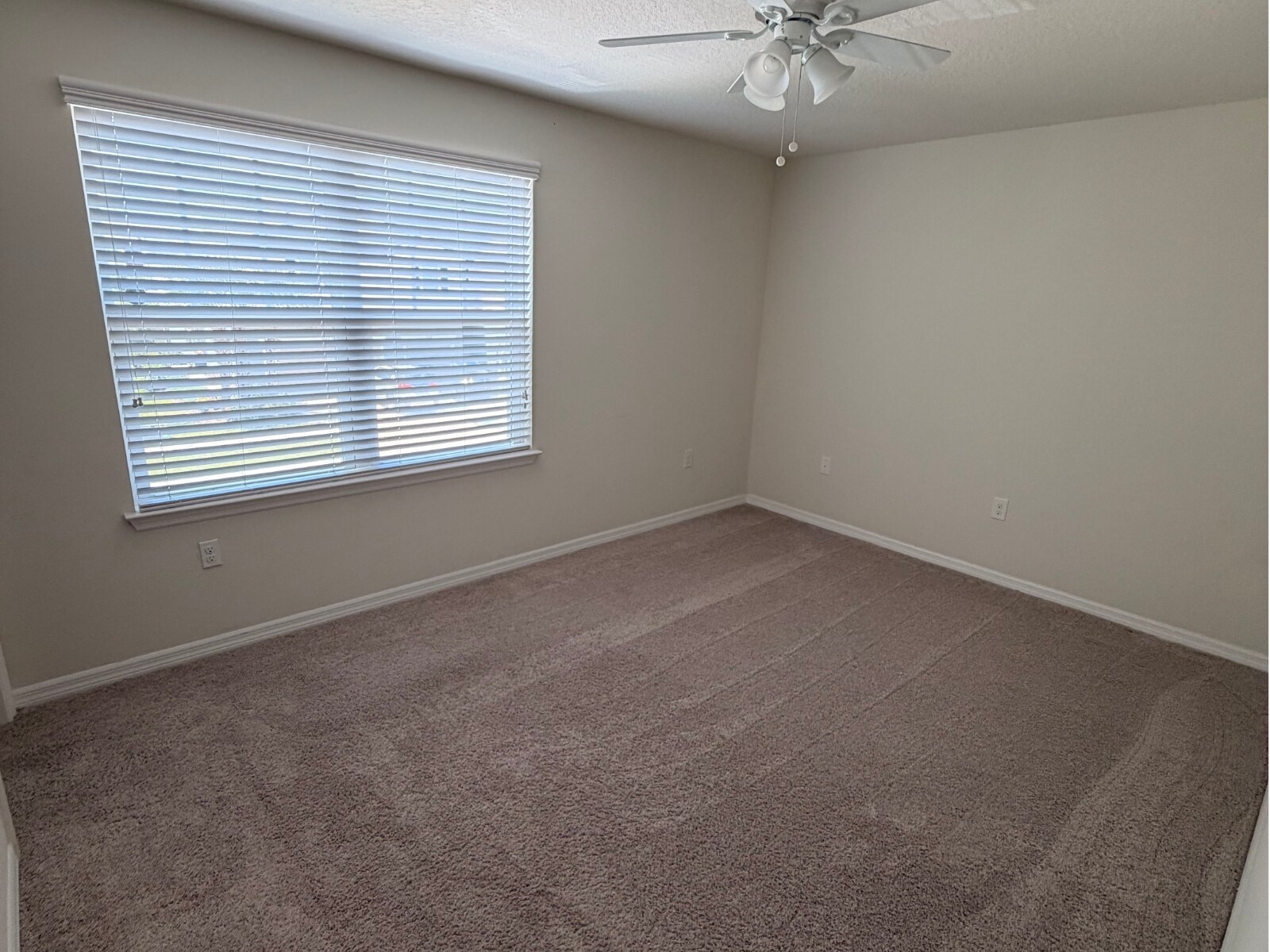 Building Photo - 9148 Hillcroft Dr
