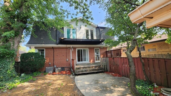 Building Photo - 1806 Courtland Ave