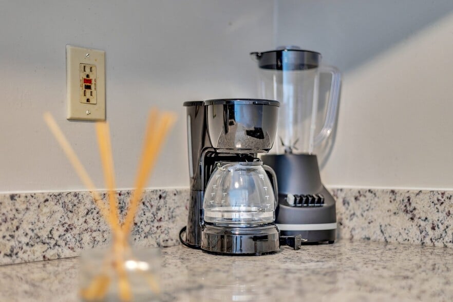 Building Photo - 1329 Walker Ave