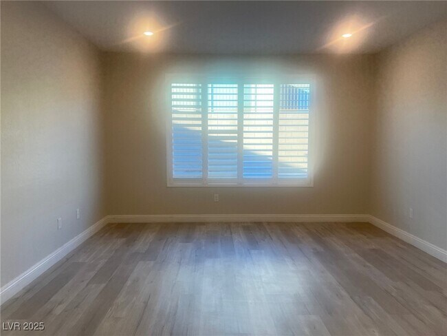 Building Photo - 2110 Millergrove Ave