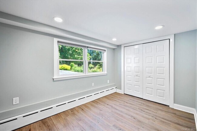 Building Photo - 112 Old Mountain Rd