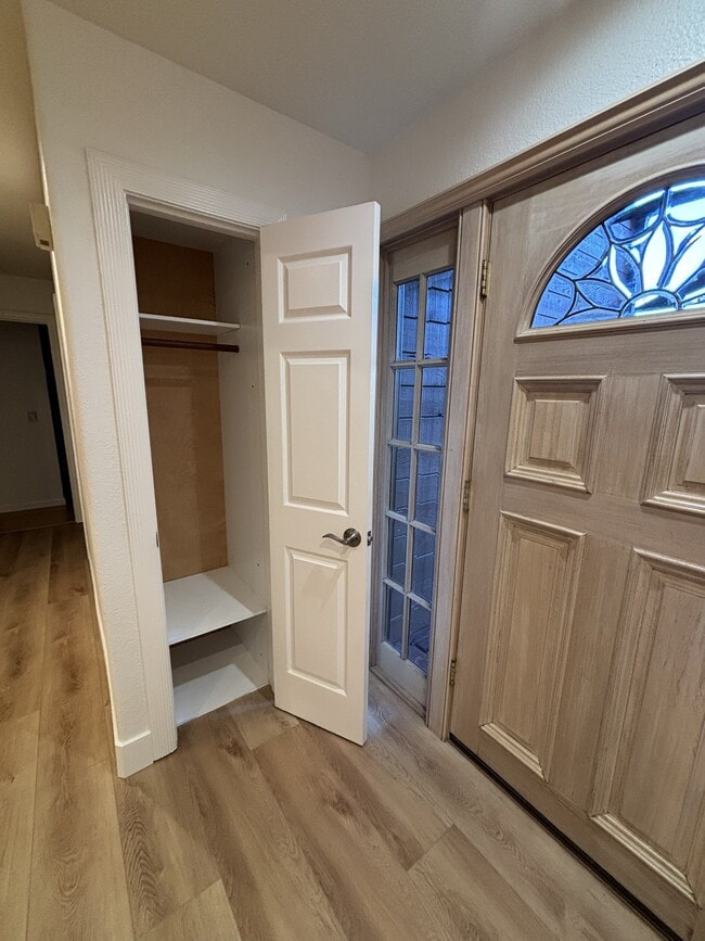 Building Photo - 34 Alvares Ct