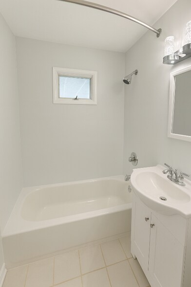 Building Photo - 25771 Briardale Ave