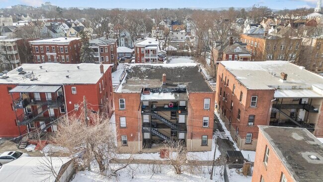 Building Photo - 310 Garden St