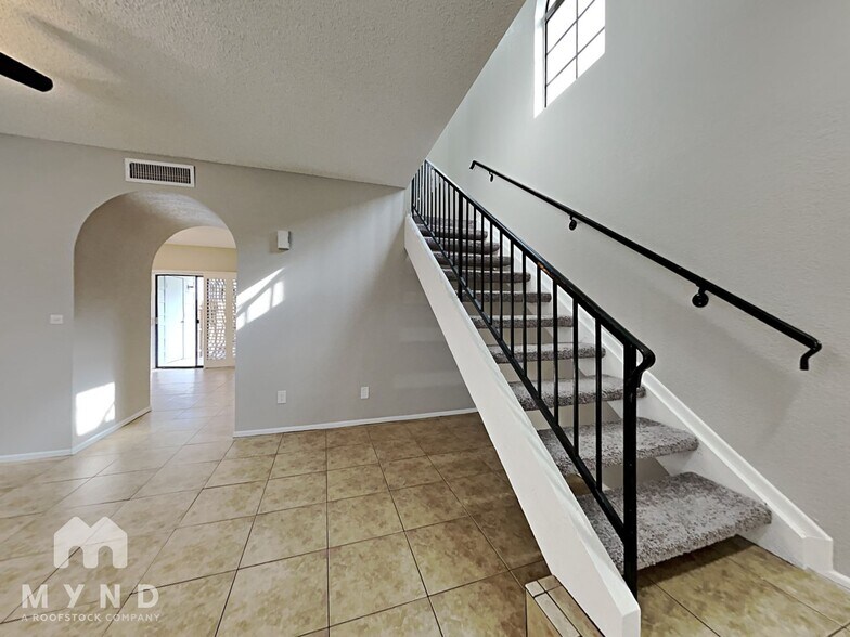 Building Photo - 7801 N 44th Dr