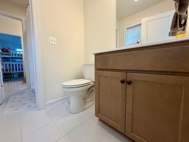 Building Photo - 1078 Delphi Ln