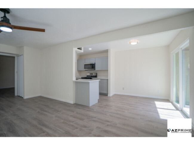 Building Photo - $500 OFF FIRST MONTH'S RENT MOVE IN SPECIA...