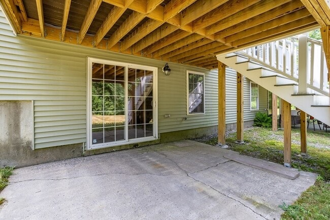 Building Photo - 8 Alden Dr