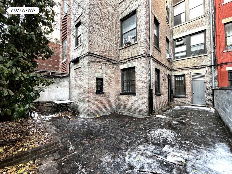 Building Photo - 34 W 86th St