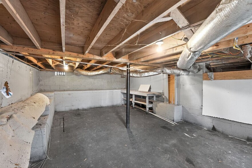 Building Photo - 1068 Rebel Forest Dr SE