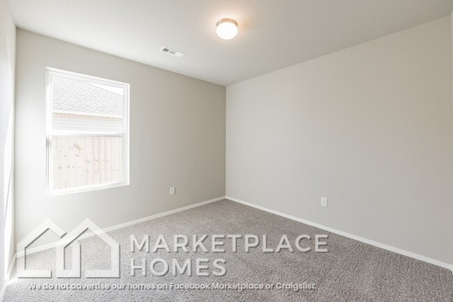 Building Photo - 981 E Starling St