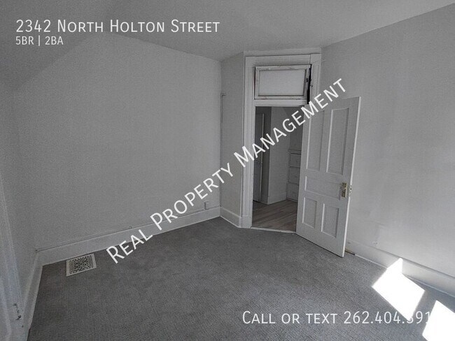 Building Photo - 2342 N Holton St