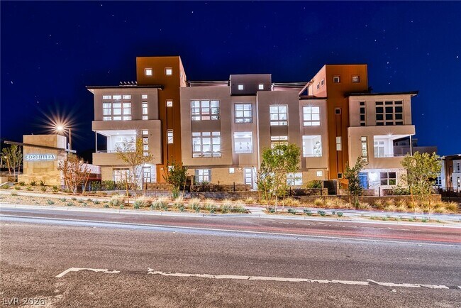 Building Photo - 639 Grey Saker St